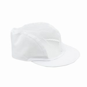 Copricapo in rete con visiera rigida ed elastica alla nuca.